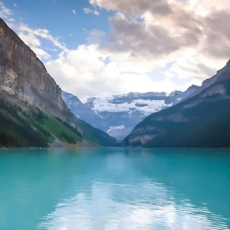 Entire Condo Downtown, Walk To Bmo & Stampede, Parking, 1,5 Hrs To Banff Calgary Exterior photo