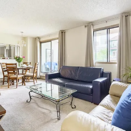 Entire Condo Downtown, Walk To Bmo & Stampede, Parking, 1,5 Hrs To Banff Calgary Exterior photo