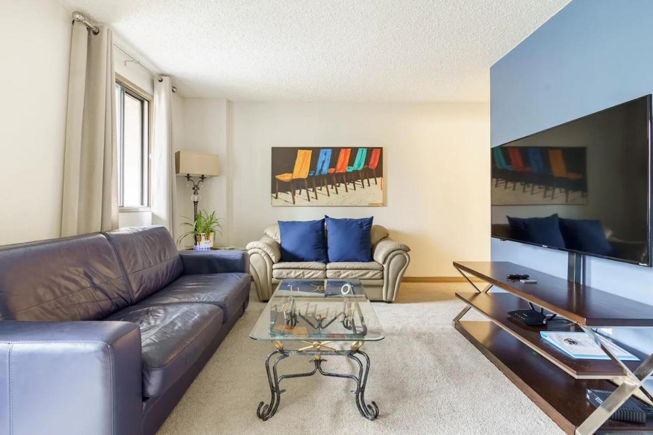 Apartment Entire Downtown, Walk To Bmo & Stampede, Parking, 1,5 Hrs To Banff Calgary