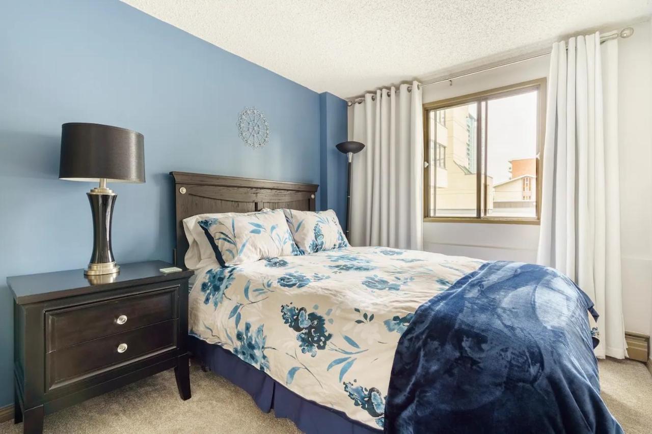 Apartment Entire Downtown, Walk To Bmo & Stampede, Parking, 1,5 Hrs To Banff Calgary