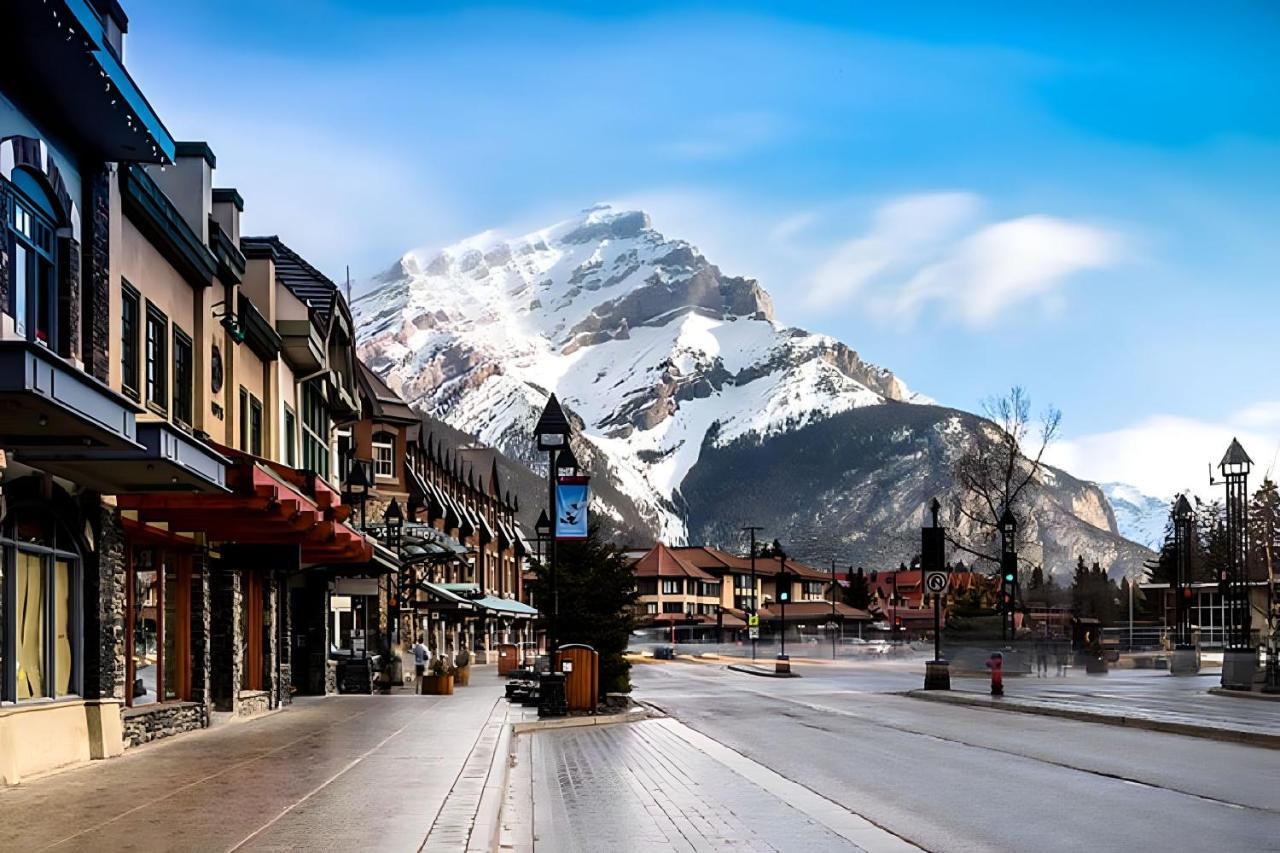 Entire Downtown, Walk To Bmo & Stampede, Parking, 1,5 Hrs To Banff Apartment Calgary
