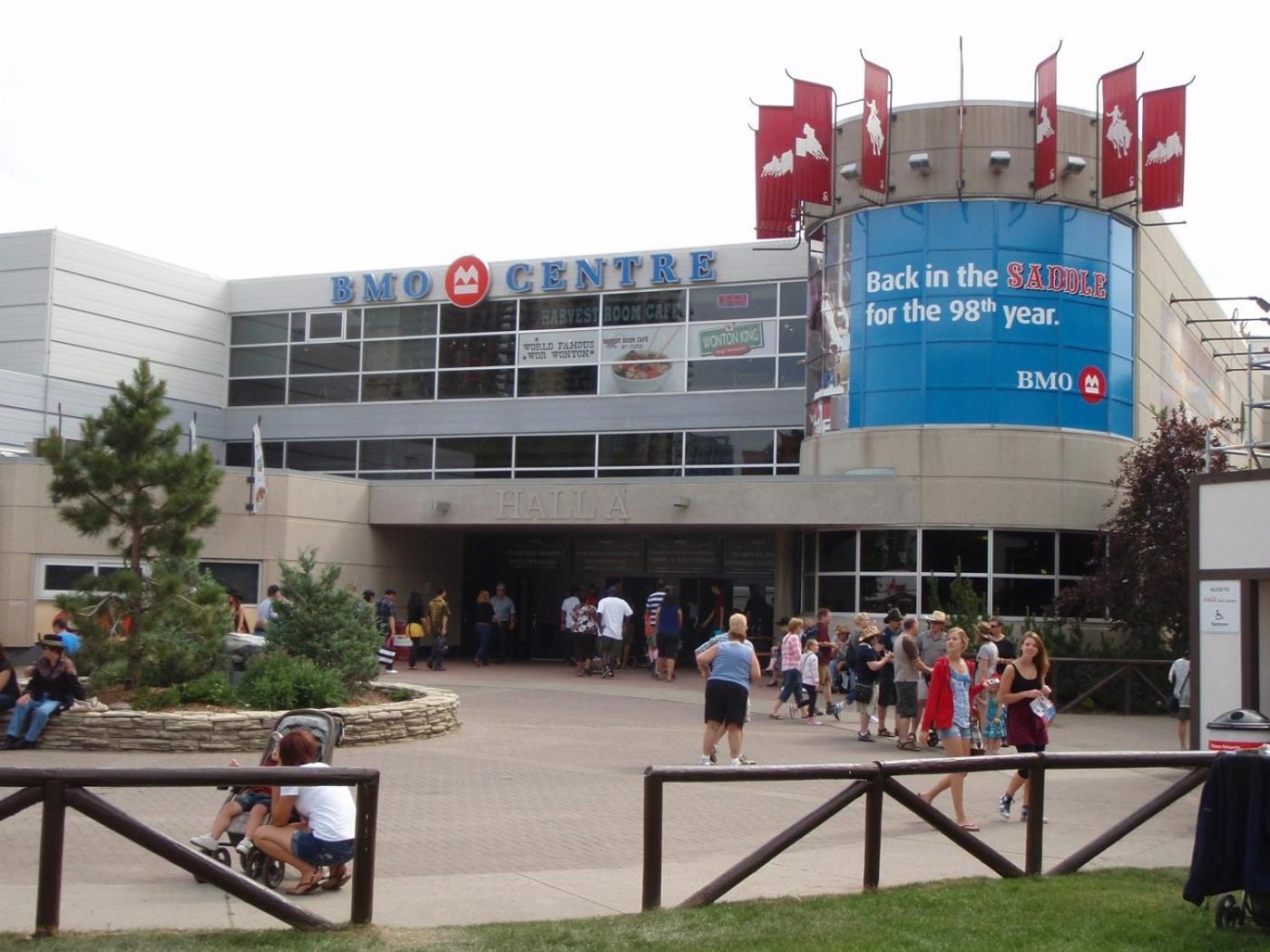Entire Downtown, Walk To Bmo & Stampede, Parking, 1,5 Hrs To Banff Calgary